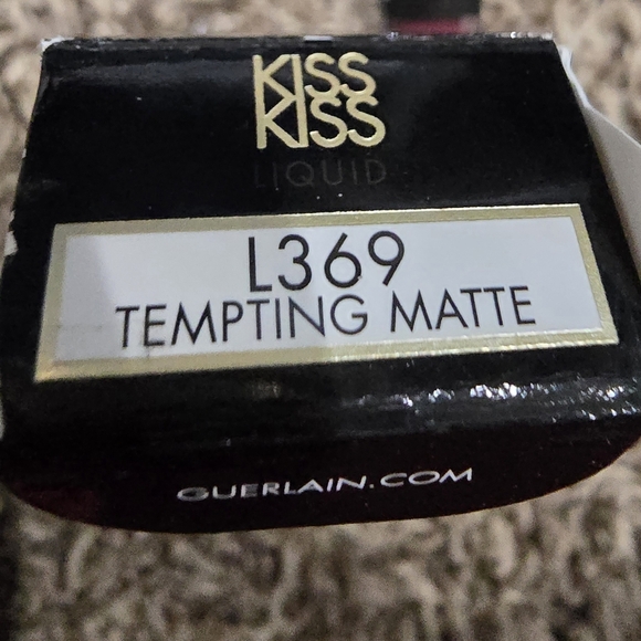 GUERLAIN Kisskiss Liquid Lipstick L369 TEMPTING MATTE - Picture 4 of 5